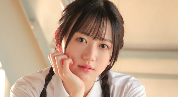 宮本なる 黒ハイソックスなプリスカ制服画像