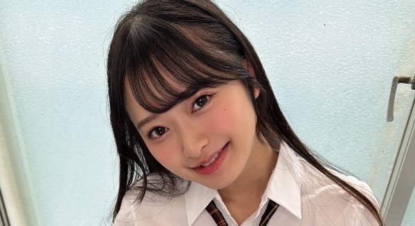 花守夏歩 白ソックスなプリスカ制服画像