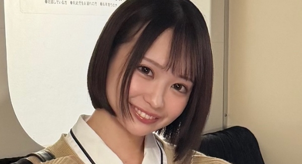 堀北桃愛 ルーズソックスなプリスカ制服画像