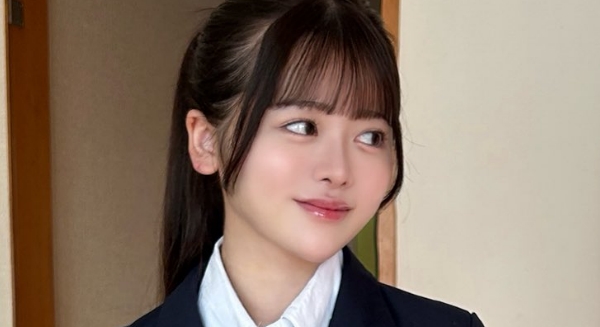 桜乃りの ニーハイなブレザー制服画像