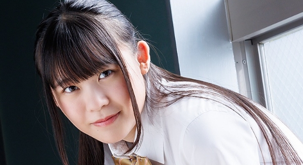 大空りま 紺色ソックスなプリスカ制服画像