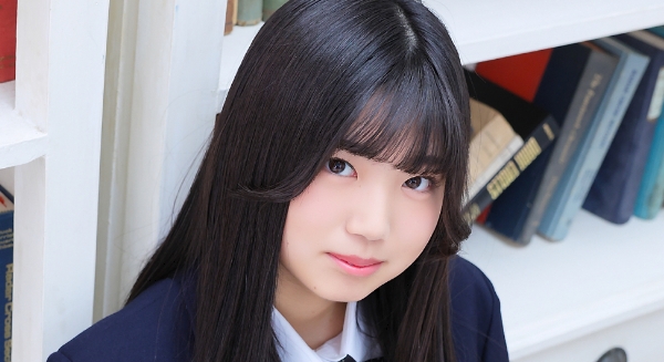 文月珀 紺色ハイソックスなブレザー制服画像