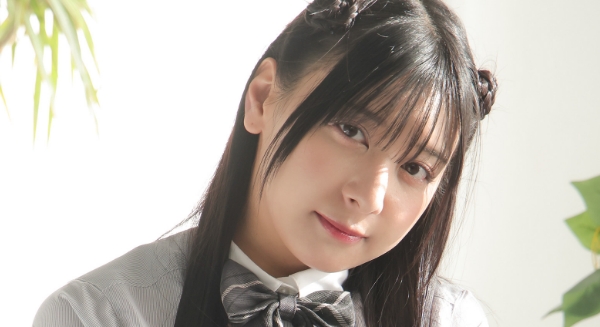 椚マイカ ルーズソックスなプリスカ制服画像