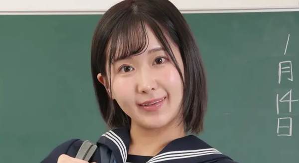 由衣陽菜 白ハイソックスなセーラー服画像