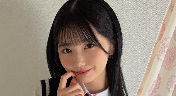 純白彩永 紺色ハイソックスなプリスカ制服画像