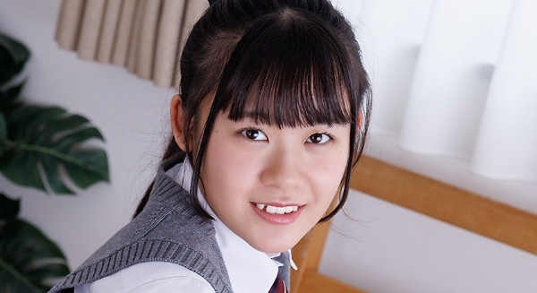 大空りま 紺色ハイソックスなプリスカ制服画像