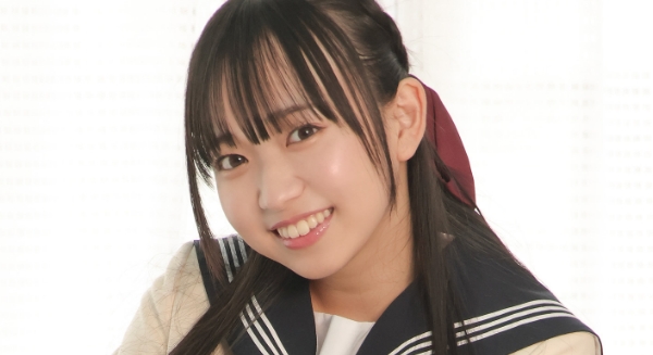 入間ゆい 白ハイソックスなセーラー服画像3