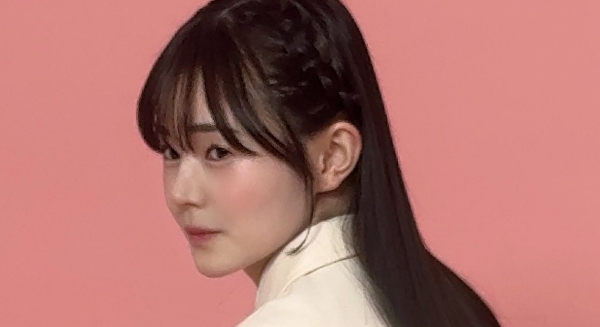 近衛りこ パンチラしているプリスカ制服画像2