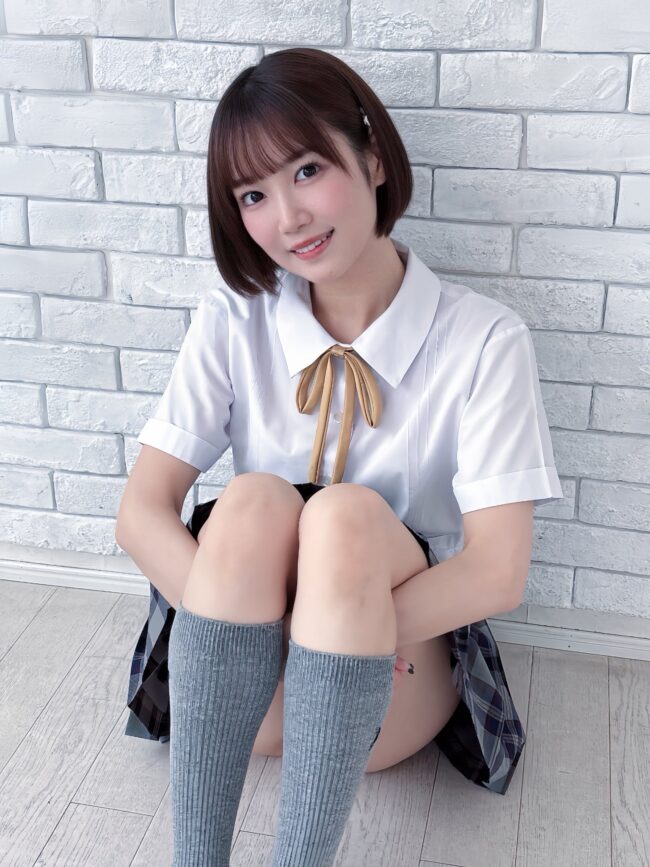 琴里ここ