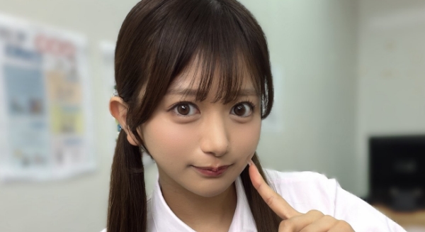 北岡果林 リボンとチェック柄プリスカの制服画像