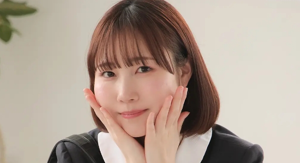 雪森しゅう 白ソックスなブレザー制服画像
