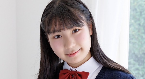 西巻ゆいな 紺色ハイソックスなプリスカ制服画像