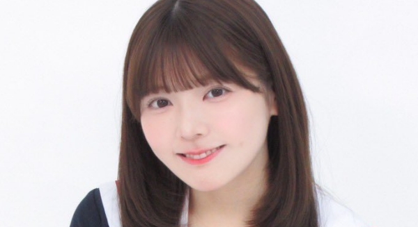 美波那緒 白ソックスなセーラー服画像