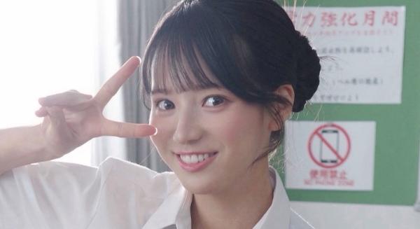 榊原萌 白ソックスなプリスカ制服画像2