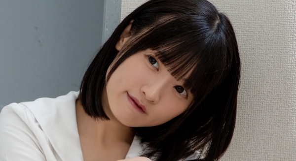 百瀬せいな 灰色ハイソックスなプリスカ制服画像