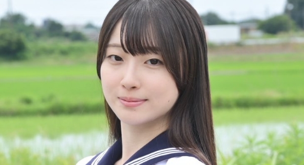 白羽舞菜 白ソックスなセーラー服画像