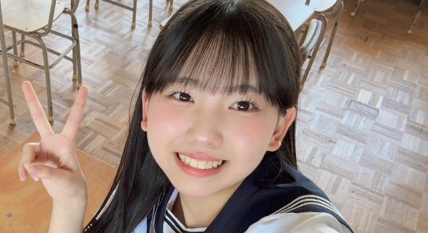 長野らら 白ソックスなセーラー服画像2