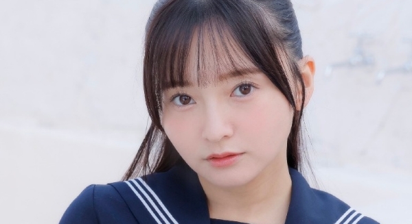 西永彩奈 黒タイツなセーラー服画像