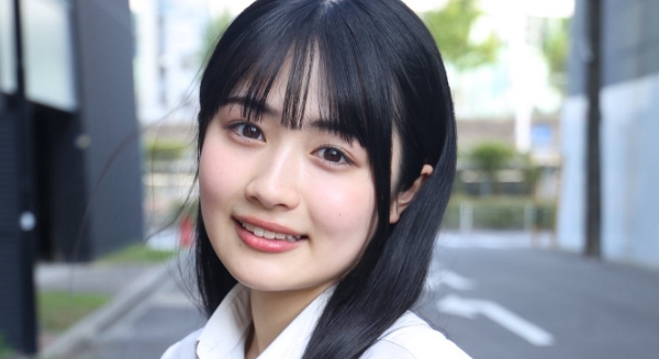 晴こころ ネクタイと紺色プリスカの制服画像