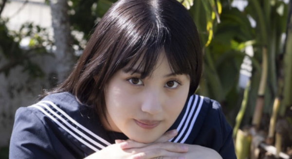 花咲楓香 白ソックスなセーラー服画像