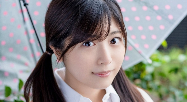 吉田莉桜 灰色ハイソックスなプリスカ制服画像