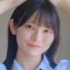 梅山涼 紺色ハイソックスなプリスカ制服画像2