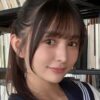 幸村泉希 赤いスカーフのセーラー服画像