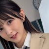 幸村泉希 紺色ソックスなブレザー制服画像